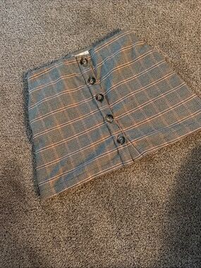 Plaid Button-Front Mini Skirt in Neutral Tones Day to Day Size L